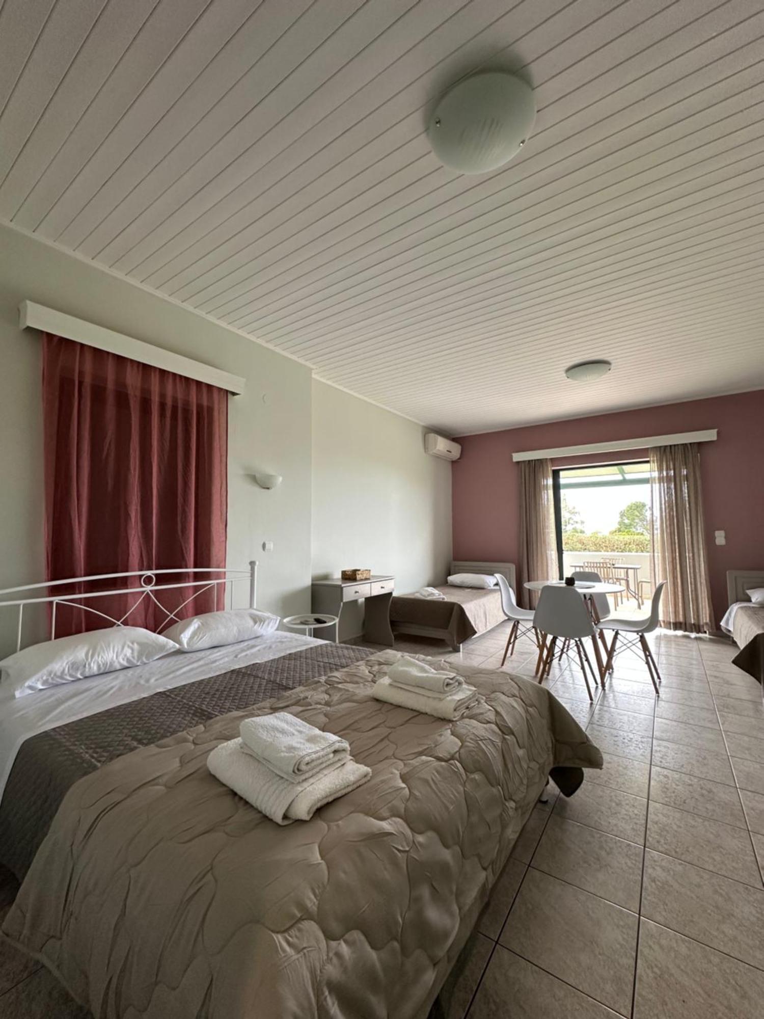 Odysseas Rooms Kalo Nero 外观 照片
